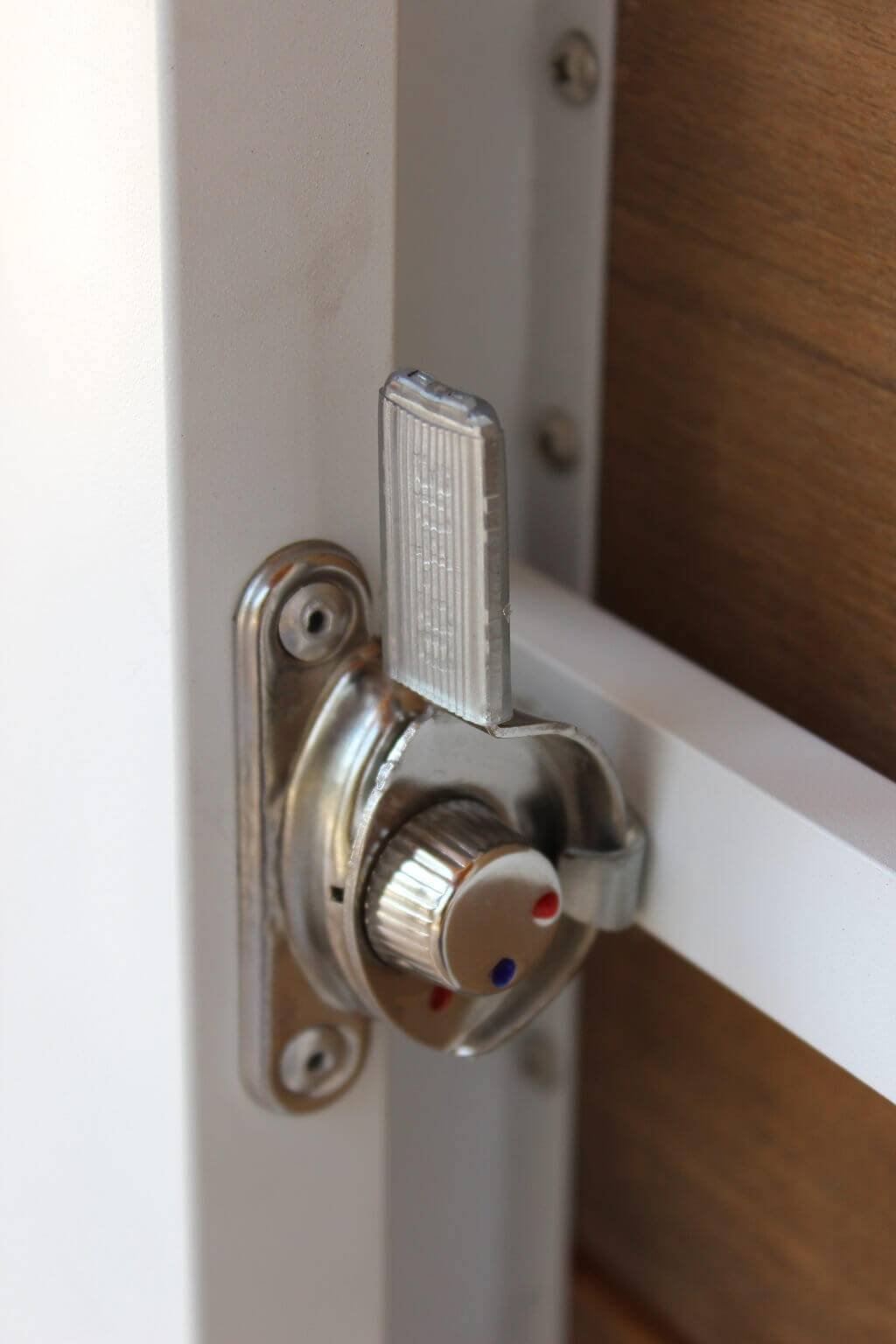 4132_AT804132-BIAN_8.jpeg Tavolo da Giardino Allungabile piano in finto Legno 200-300×95 – URBAN