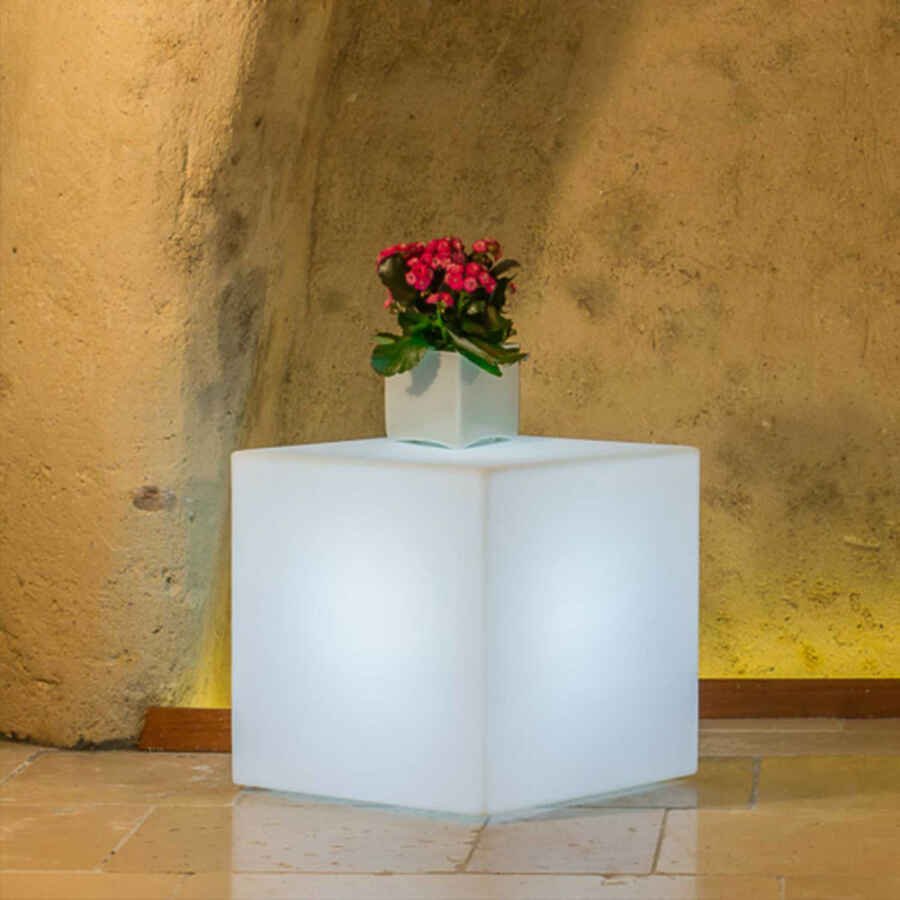 Cubo luminoso RGB con pannello solare cm 40x40x40 – DARIN