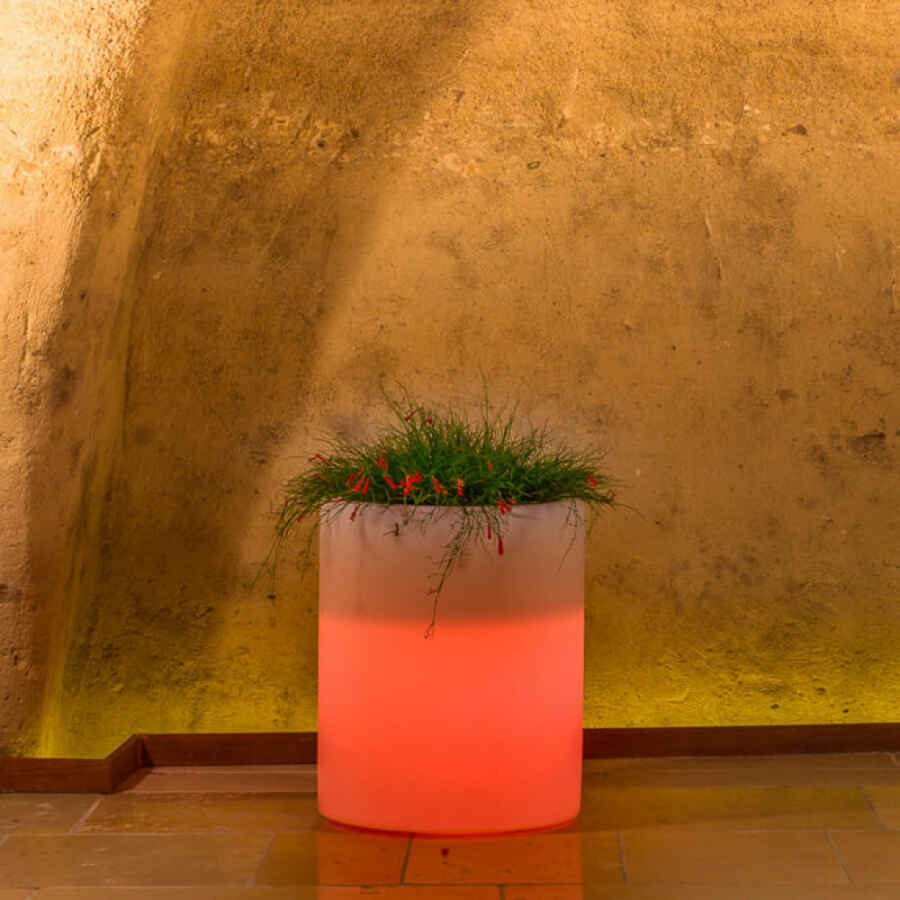 Vaso luminoso RGB con pannello solare cm 50x50x40 – ERIC