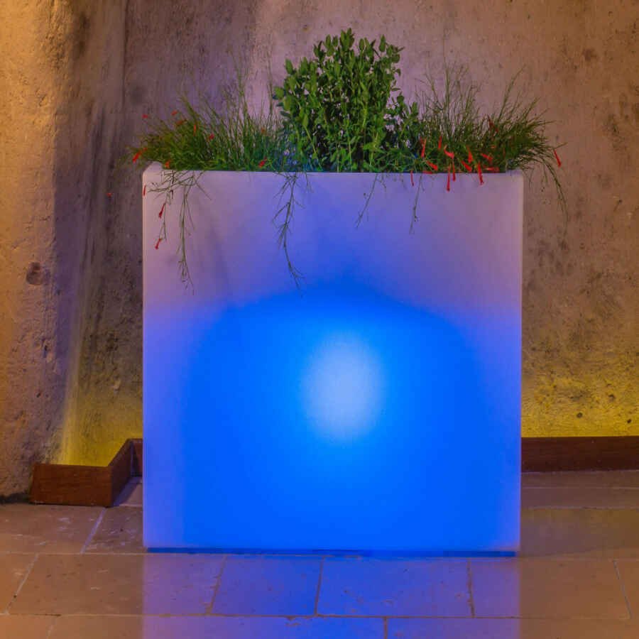 Fioriera Luminiosa RGB con pannello Solare cm 90x30x80 – JIM