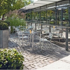 Poltrona Impilabile in Alluminio cm 60x56x74 – LAZ