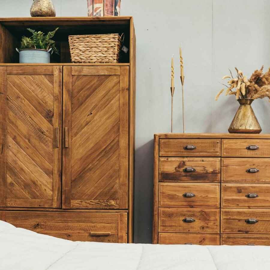 Cassettiera con 10 cassetti in Pino riciclato cm 105x48x113 – LYNDON