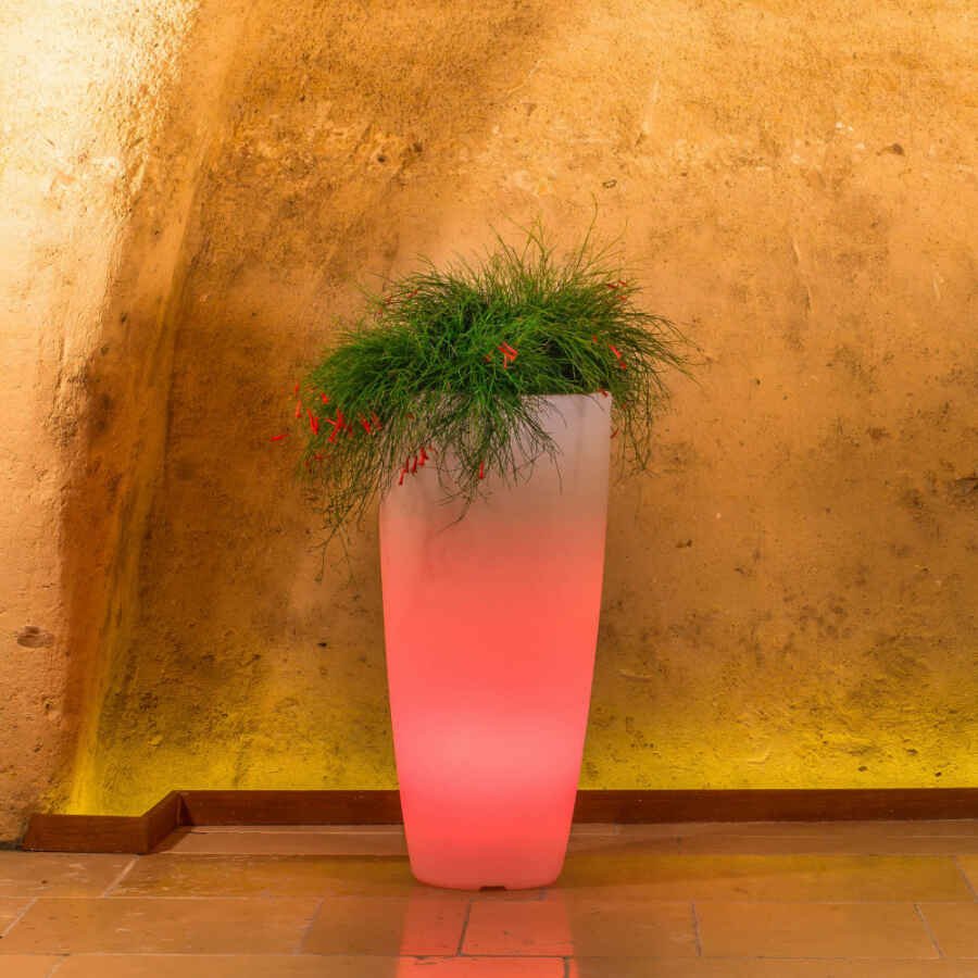 Vaso luminoso RGB con pannello solare cm 33x33x70 – LUCIUS