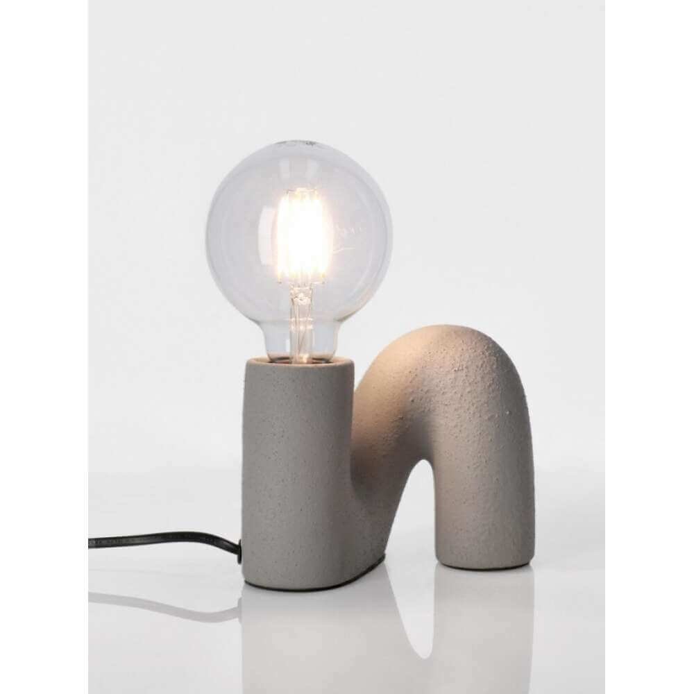 Lampada da tavolo in ceramica con paralume – JOVAN