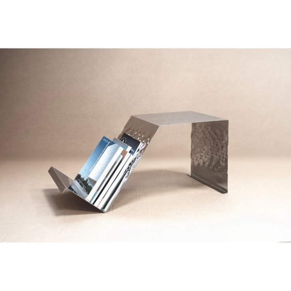 Alternative view of Tavolino porta riviste in acciaio lucidato ed effetto bark - MIROIR