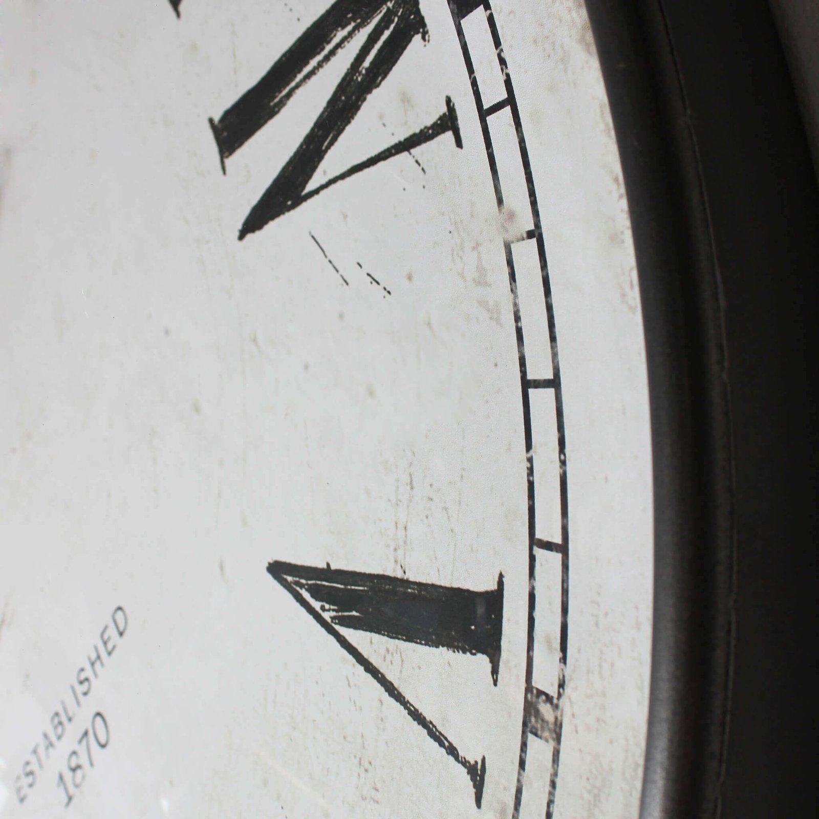 Orologio da parete XL vintage in acciaio e vetro bianco 66x17,5x102 cm - CHET Orologio da parete XL vintage in acciaio e vetro bianco 66x17,5x102 cm - CHET