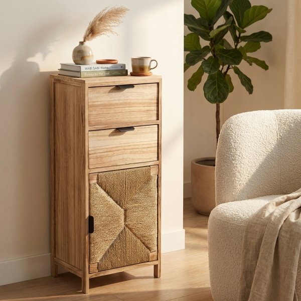 Mobiletto in legno con 2 cassetti e anta in intreccio naturale 34x25x78,5 cm - PERONNOR
