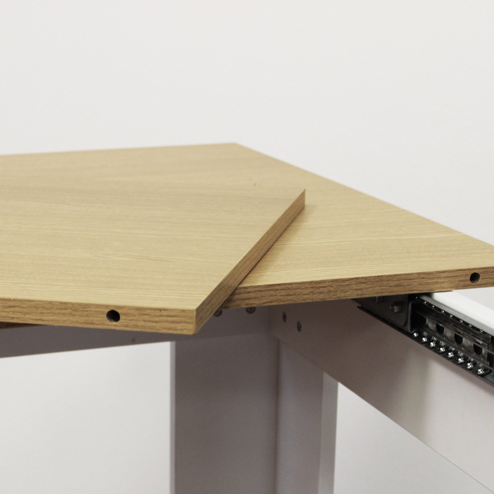 Tavolo da pranzo in legno 160 x 80 x 75 cm, piano naturale e gambe bianche - ISORTIS Tavolo da pranzo in legno 160 x 80 x 75 cm, piano naturale e gambe bianche - ISORTIS