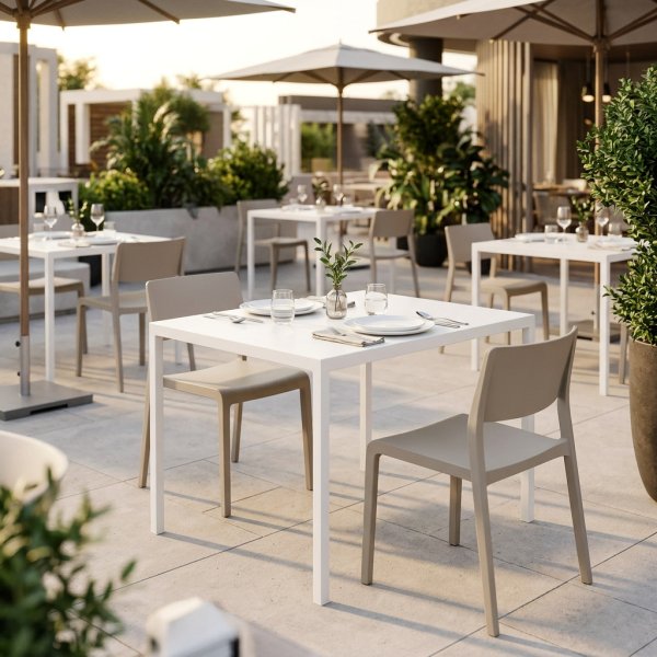 Tavolo da esterno in alluminio bianco autolivellante 60x80 cm - ZELALIA
