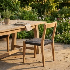 Sedia da giardino in teak con seduta intrecciata in corda 55x55x88 cm - TORULMOND Sedia da giardino in teak con seduta intrecciata in corda 55x55x88 cm - TORULMOND