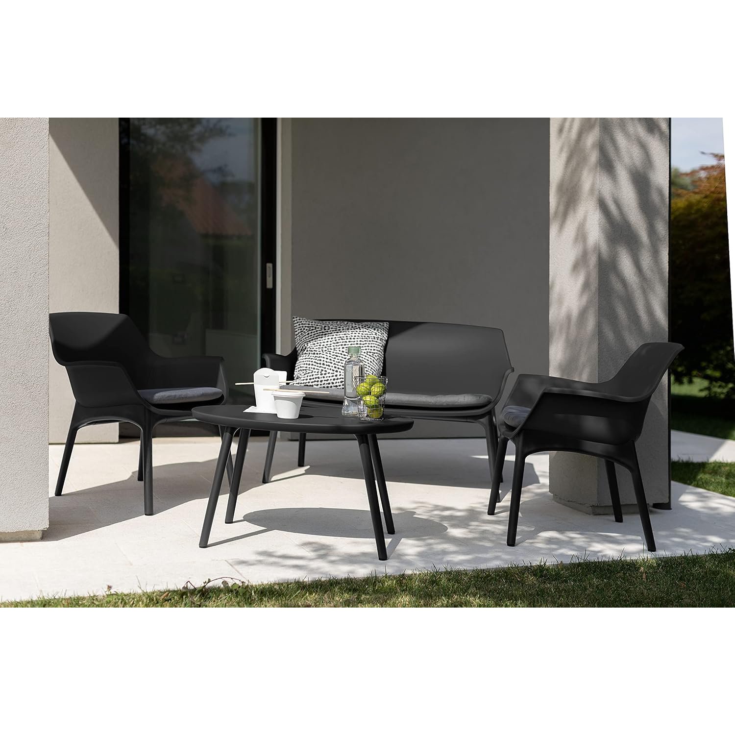 Salotto da giardino in polipropilene antracite, divano 2 posti 118,5 cm, 2 poltrone e tavolino - SELELNOR