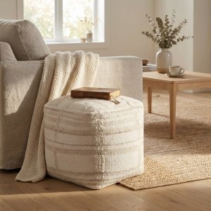 Pouf quadrato in lana tessuta avorio con decoro 40x40x40 cm - ALUNMOND Pouf quadrato in lana tessuta avorio con decoro 40x40x40 cm - ALUNMOND