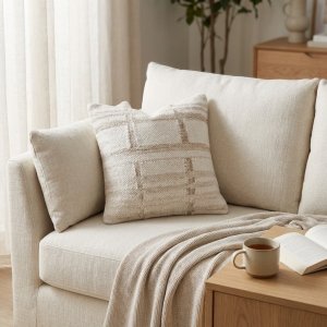 Cuscino decorativo in lana avorio con motivo a quadri 45x45x8 cm - ALUNMOND Cuscino decorativo in lana avorio con motivo a quadri 45x45x8 cm - ALUNMOND