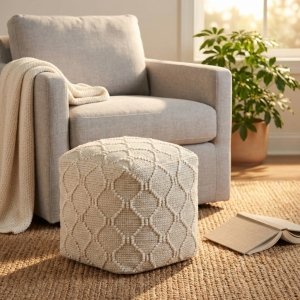 Pouf cubo in lana avorio con motivo geometrico 40x40x40 cm - BELIRMAR Pouf cubo in lana avorio con motivo geometrico 40x40x40 cm - BELIRMAR