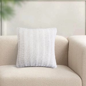 Cuscino decorativo in lana avorio con decoro a rilievo 45x45x8 cm - MARORLUNA