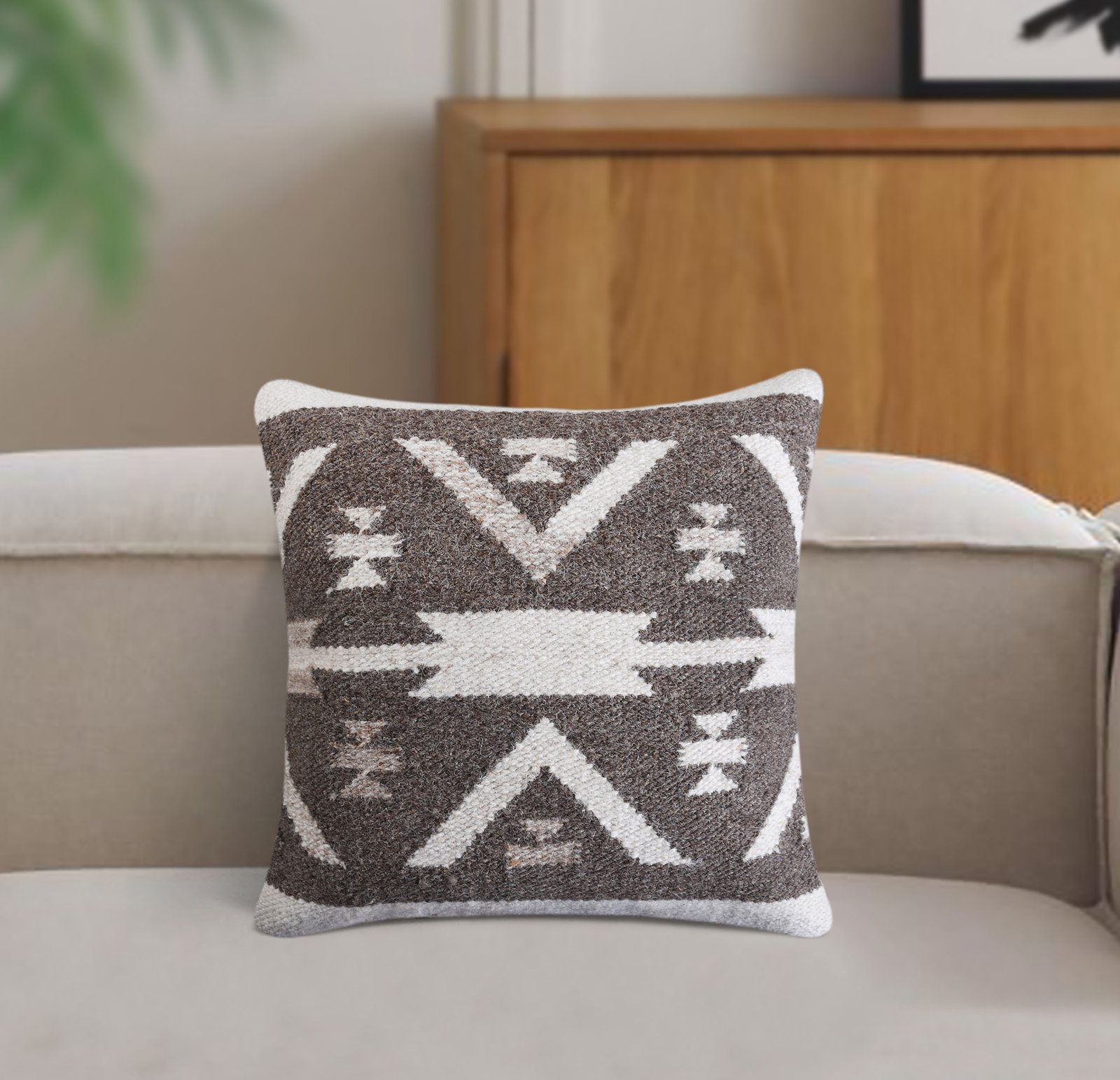 Cuscino decorativo in lana avorio con motivi geometrici etnici 45x45x8 cm - ORORRIC Cuscino decorativo in lana avorio con motivi geometrici etnici 45x45x8 cm - ORORRIC