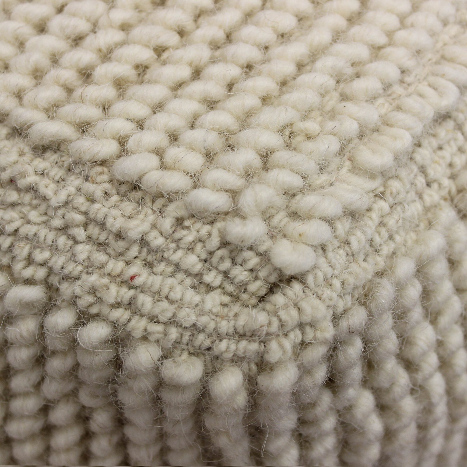 Pouf quadrato in lana avorio con decoro 40x40x40 cm - FALINMIRA Pouf quadrato in lana avorio con decoro 40x40x40 cm - FALINMIRA